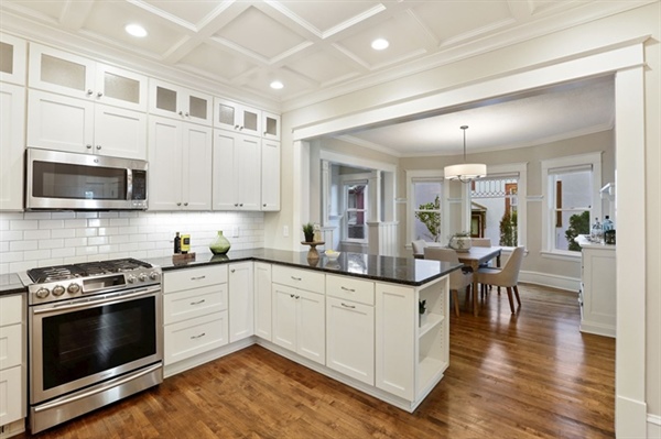 Guide to Choosing the Right Kitchen Cabinets for Your Home
